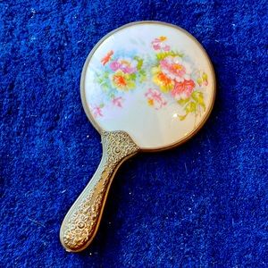 Victorian handheld mirror with floral enamel painting 💐